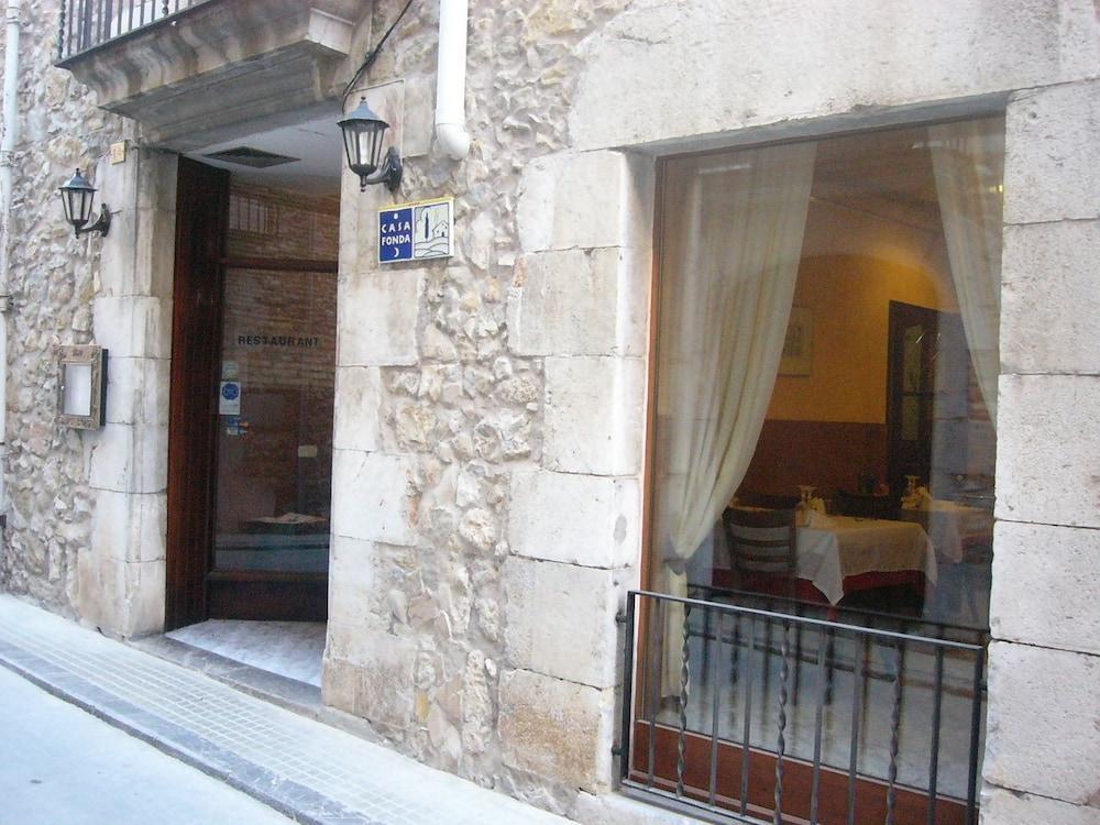 Hotel Fonda Mitja Torroella de Montgrí Exterior foto